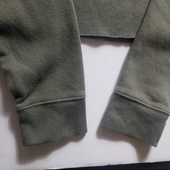 WILD FABLE OLIVE CROPPED HOODIE SIZE MEDIUM - Picture 9 of 10